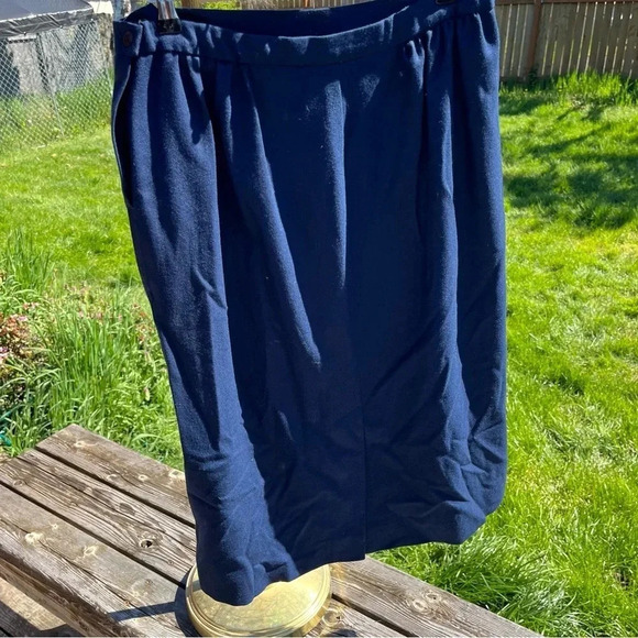 PENDLETON ~ Navy Blue Virgin Wool Midi Skirt - Picture 9 of 10